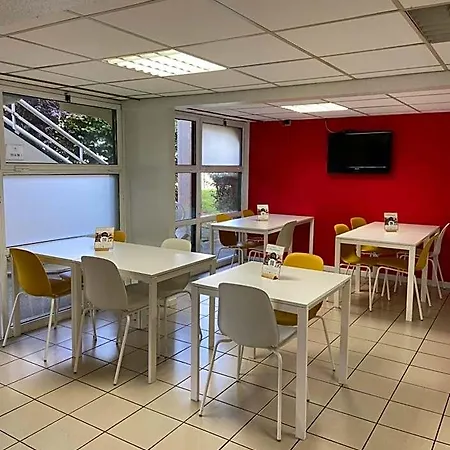 Premiere Classe Montlucon Victor מלון