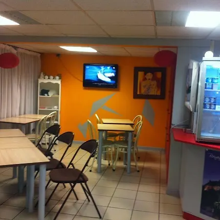 Premiere Classe Montlucon Victor מלון 2*